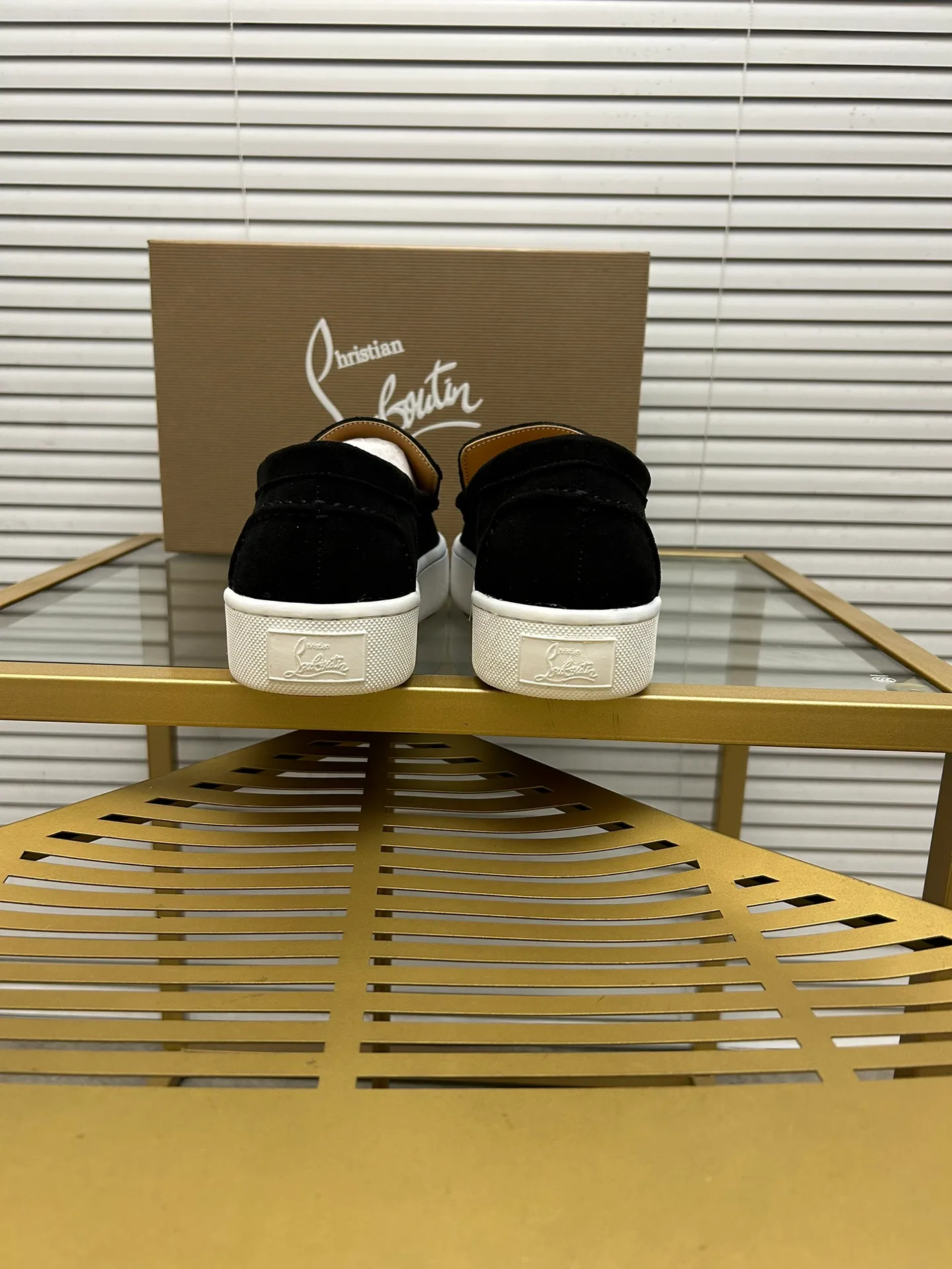 (Customized model) Ex-factory price is 600. christian louboutin (CL red sole shoes) counter series, casual sneakers for couples 📢 📢 📢 Exclusive hot style release 🎈🎈💪 Movable latex feet 👻 Finished outsole line [Proud] 😝Female 35-40# Male 38#-46, global supply😝 [Top version]: Original imported genuine leather upper, top original leather lining, original molded TPU outsole, original 1:1 detail processing, original shoe last,
